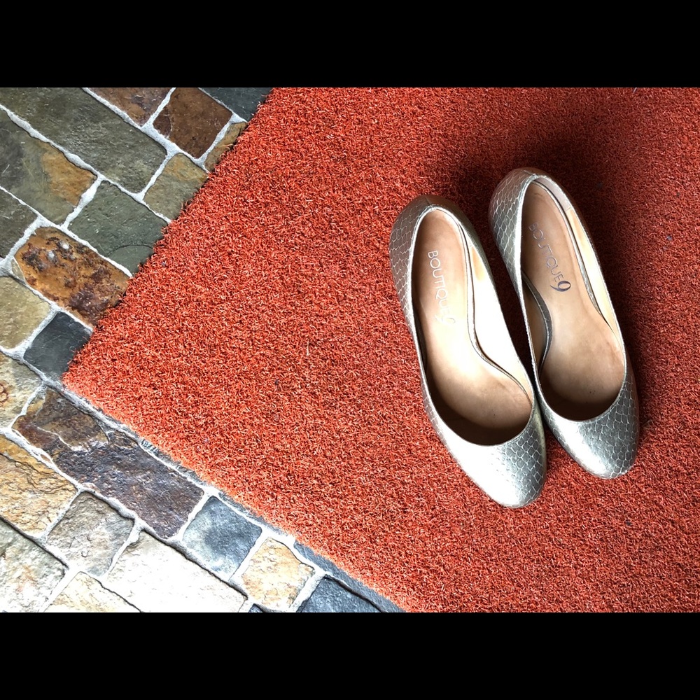 Shoes - Picture 3 of 7